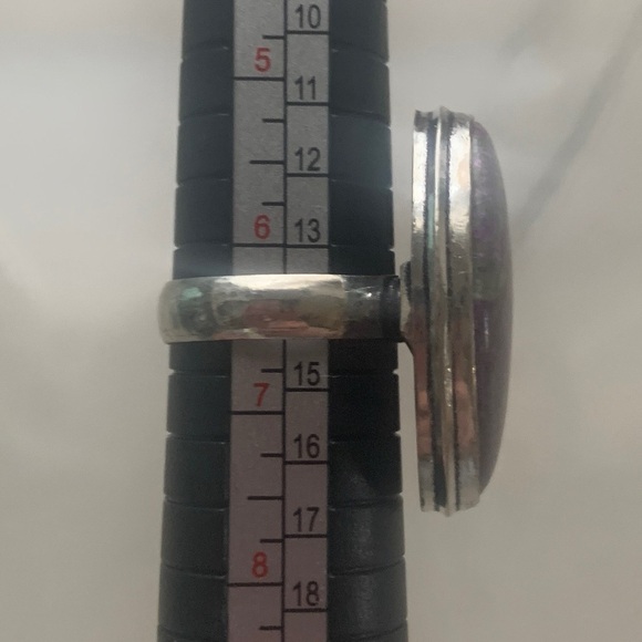 1825 Elegant Silver Ring with Deep Purple Stone - Picture 3 of 3